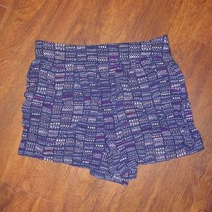 Patterned flowy shorts